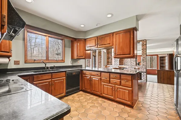 $399,000 | 1615 Margaret Lane, Aurora, IL 60505