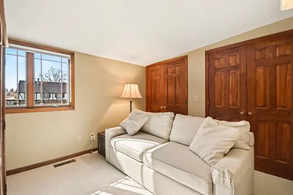 $399,000 | 1615 Margaret Lane, Aurora, IL 60505