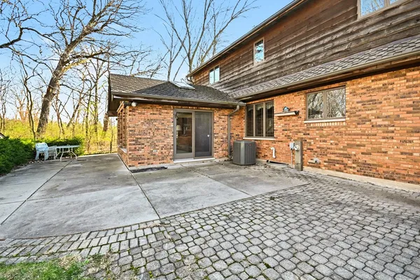$399,000 | 1615 Margaret Lane, Aurora, IL 60505
