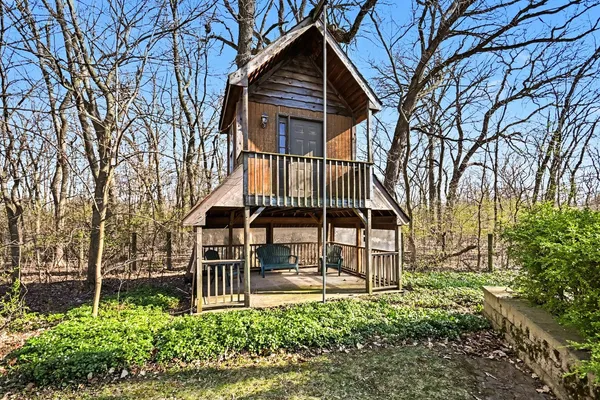 $399,000 | 1615 Margaret Lane, Aurora, IL 60505