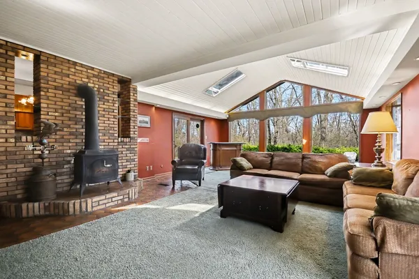 $399,000 | 1615 Margaret Lane, Aurora, IL 60505