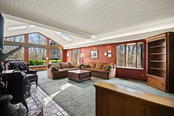 $399,000 | 1615 Margaret Lane, Aurora, IL 60505