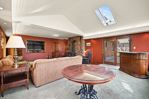$399,000 | 1615 Margaret Lane, Aurora, IL 60505