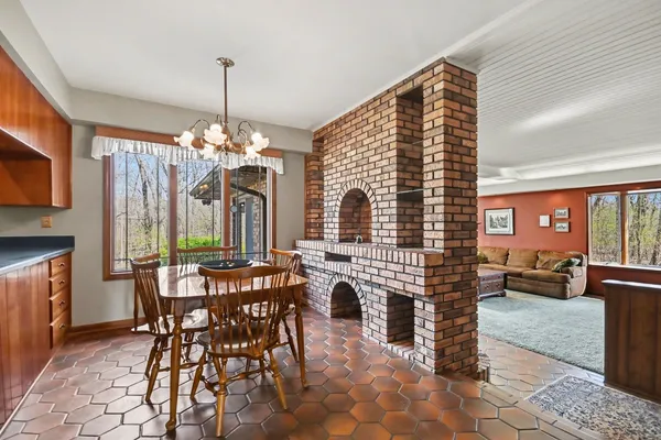 $399,000 | 1615 Margaret Lane, Aurora, IL 60505