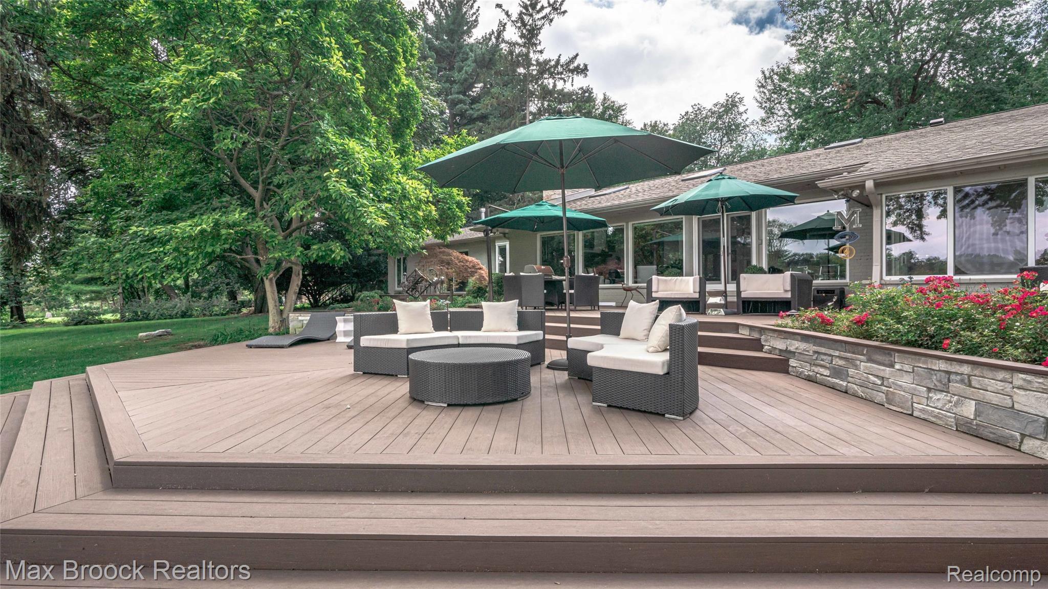 4431 Dow Ridge Road West Bloomfield, MI 48324 - Photo 41 of 52 2nd deck view with stone planters