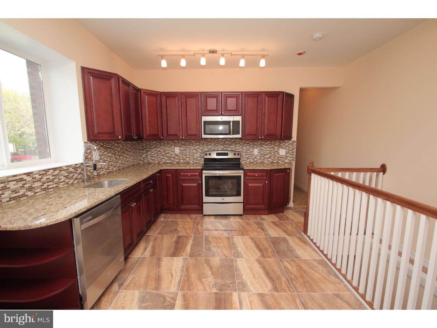 880 Wynnewood Road Philadelphia, PA 19151 - Photo 4 of 24 Gallery Image 4