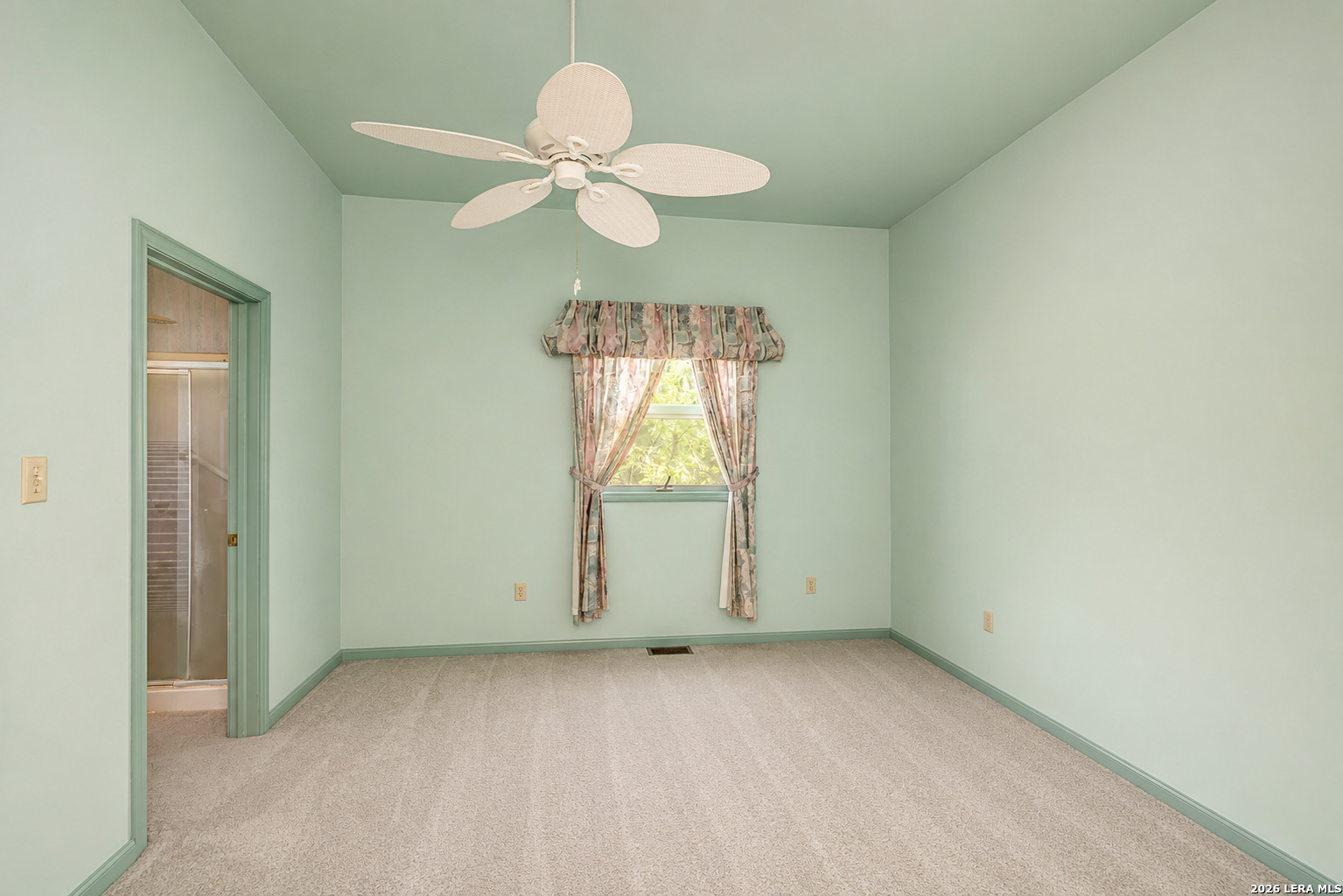 252 Pebble Beach Road Lakehills, TX 78063 - Photo 19 of 31