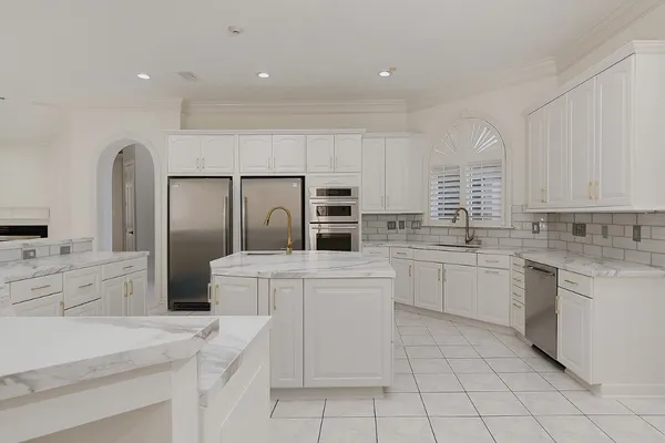 $2,399,900 | 23508 Twin Oaks Drive, Spring, TX 77389