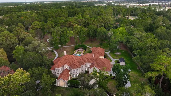 $2,399,900 | 23508 Twin Oaks Drive, Spring, TX 77389
