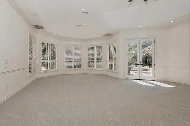 an empty room with a empty space