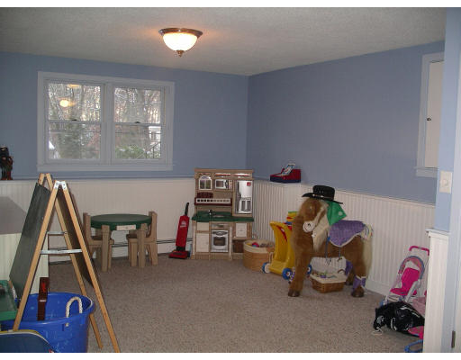 16 Pomeroy Road North Reading, MA 01864 - Photo 17 of 24 Gallery Image 17