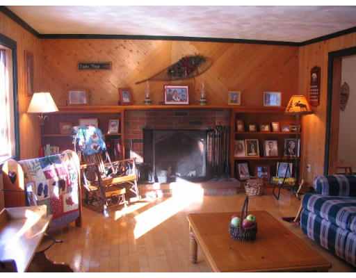 16 Pomeroy Road North Reading, MA 01864 - Photo 4 of 24 Gallery Image 4