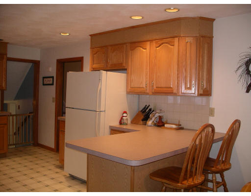 16 Pomeroy Road North Reading, MA 01864 - Photo 7 of 24 Gallery Image 7