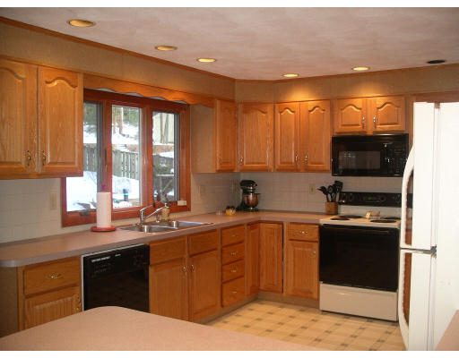 16 Pomeroy Road North Reading, MA 01864 - Photo 8 of 24 Gallery Image 8