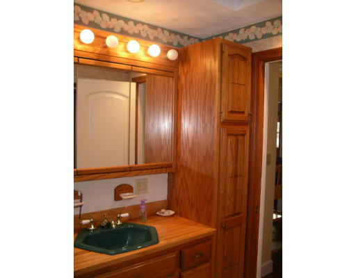 16 Pomeroy Road North Reading, MA 01864 - Photo 10 of 24 Gallery Image 10