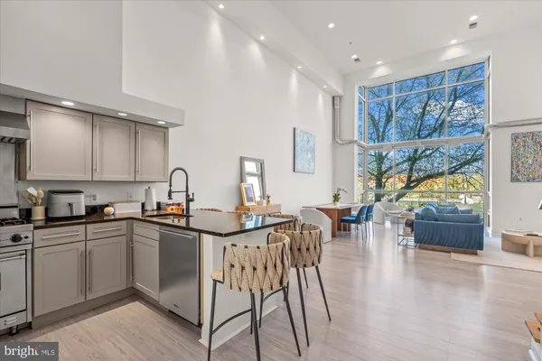 $6,900 | 1610 11th Street Northwest, Unit 3B, Washington, DC 20001