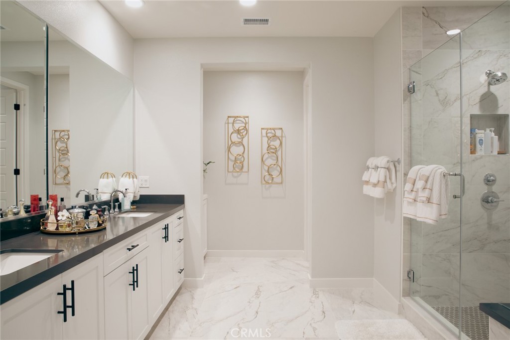 28618 Bloom Lane Saugus, CA 91350 - Photo 24 of 43