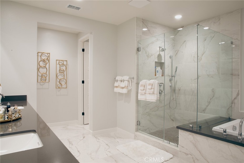 28618 Bloom Lane Saugus, CA 91350 - Photo 25 of 43