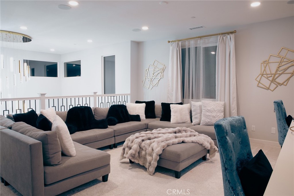 28618 Bloom Lane Saugus, CA 91350 - Photo 29 of 43