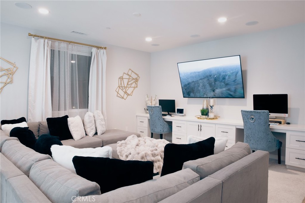 28618 Bloom Lane Saugus, CA 91350 - Photo 30 of 43