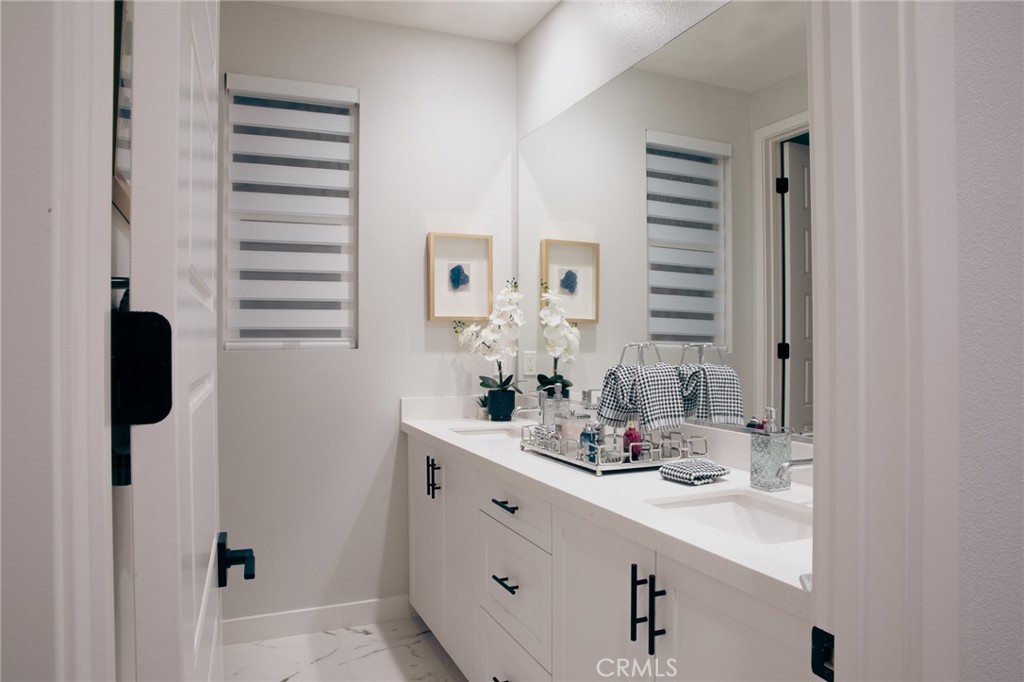 28618 Bloom Lane Saugus, CA 91350 - Photo 31 of 43