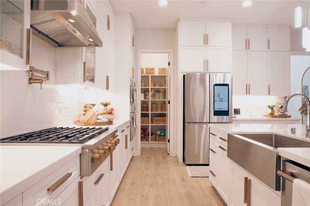 28618 Bloom Lane Saugus, CA 91350 - Photo 7 of 43