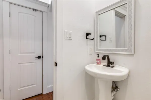 $3,200 | 1600 Abrams Road, Unit 46, Dallas, TX 75214