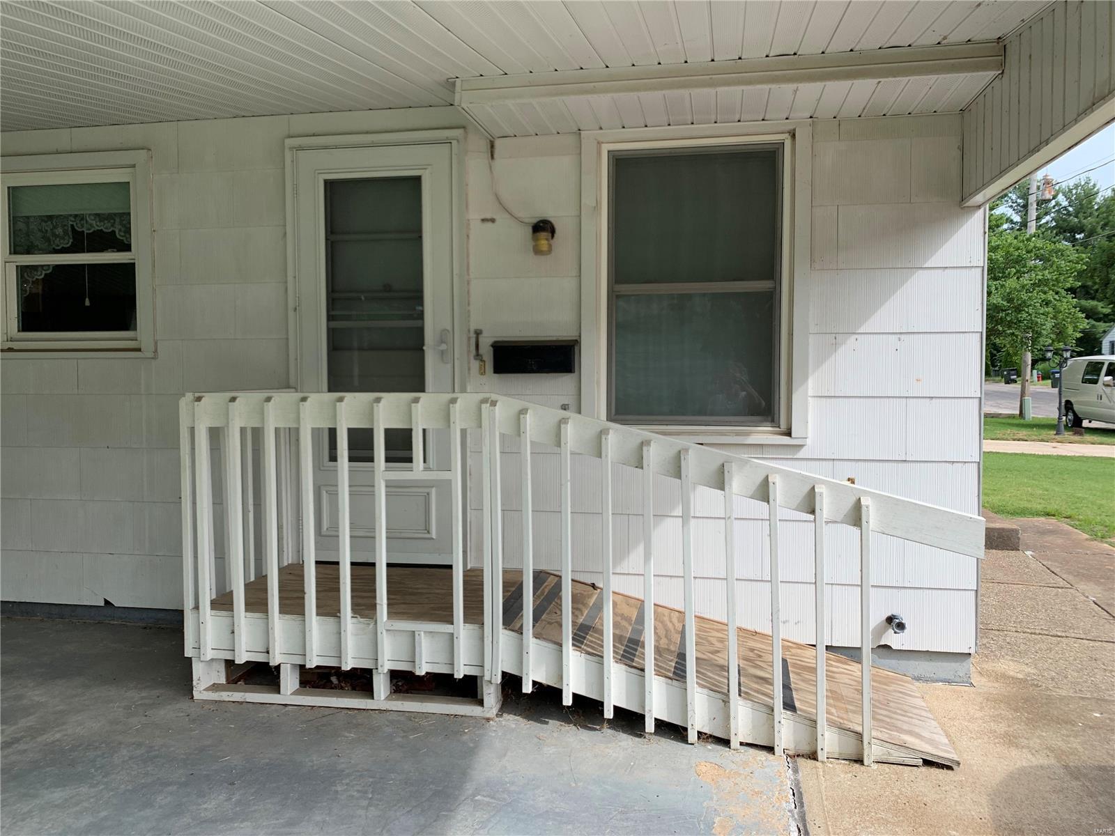 901 Stiening Street Waterloo, IL 62298 - Photo 2 of 22 Gallery Image 2