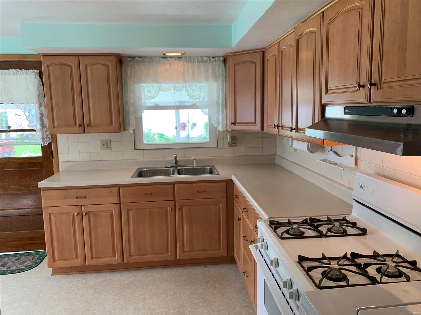 901 Stiening Street Waterloo, IL 62298 - Photo 5 of 22 Gallery Image 5