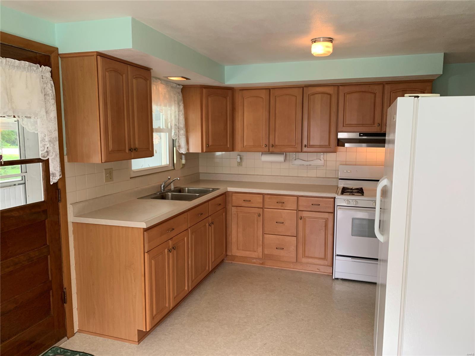 901 Stiening Street Waterloo, IL 62298 - Photo 6 of 22 Gallery Image 6