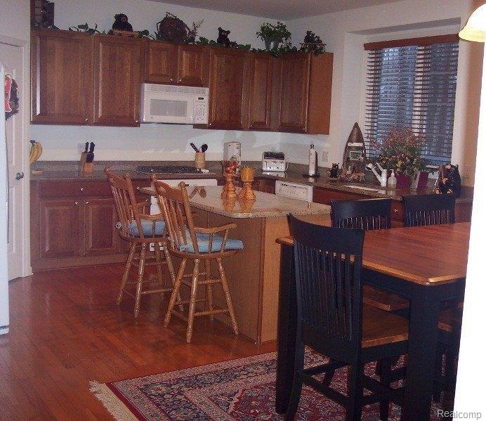 1653 Trinity Road Canton, MI 48187 - Photo 2 of 5 Gourmet Kitchen