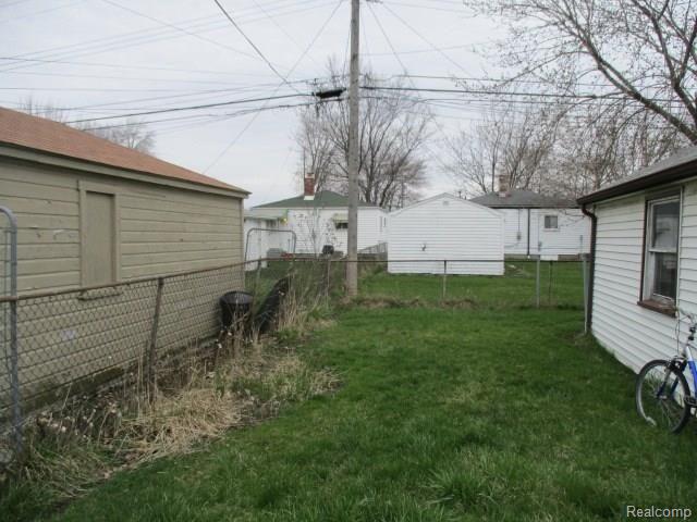 13487 Toepfer Road Warren, MI 48089 - Photo 9 of 24