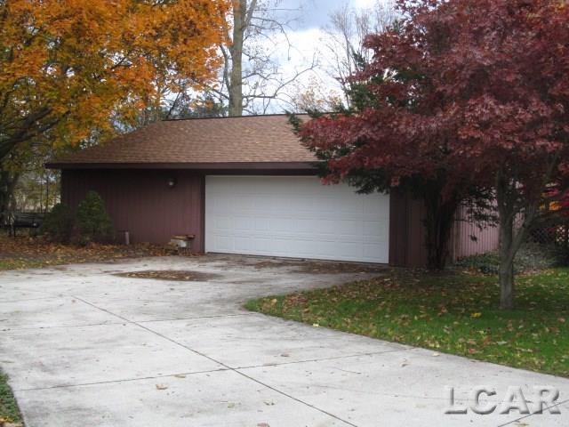 17730 Manitou Beach Road Addison, MI 49220 - Photo 5 of 15 31398416-4.JPG