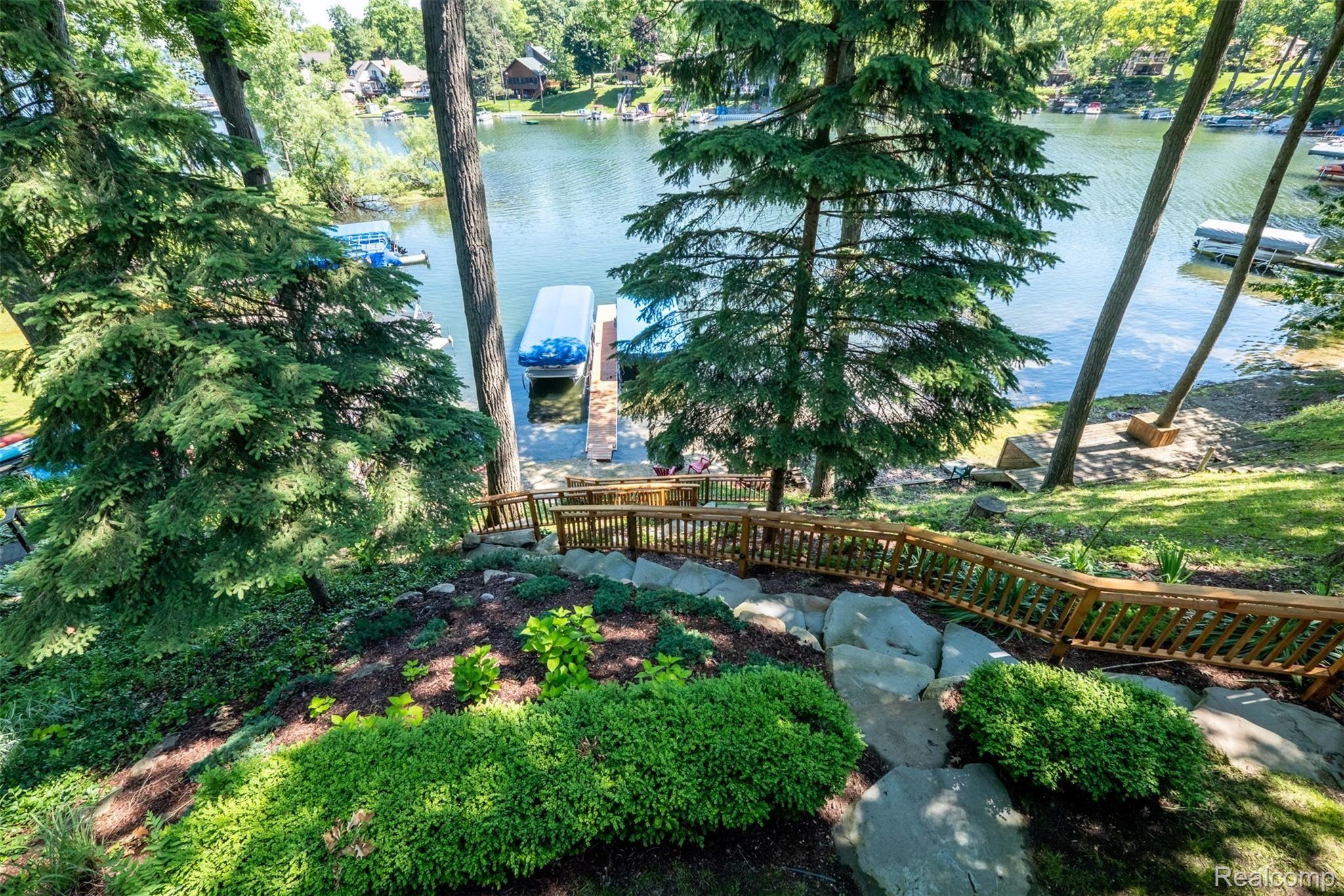 1705 Ridge Road White Lake, MI 48383 - Photo 48 of 53 1705 Ridge Rd-48.jpg