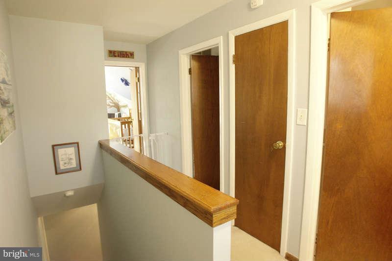 9505 Stewartown Road Gaithersburg, MD 20879 - Photo 13 of 30 Upstairs hallway
