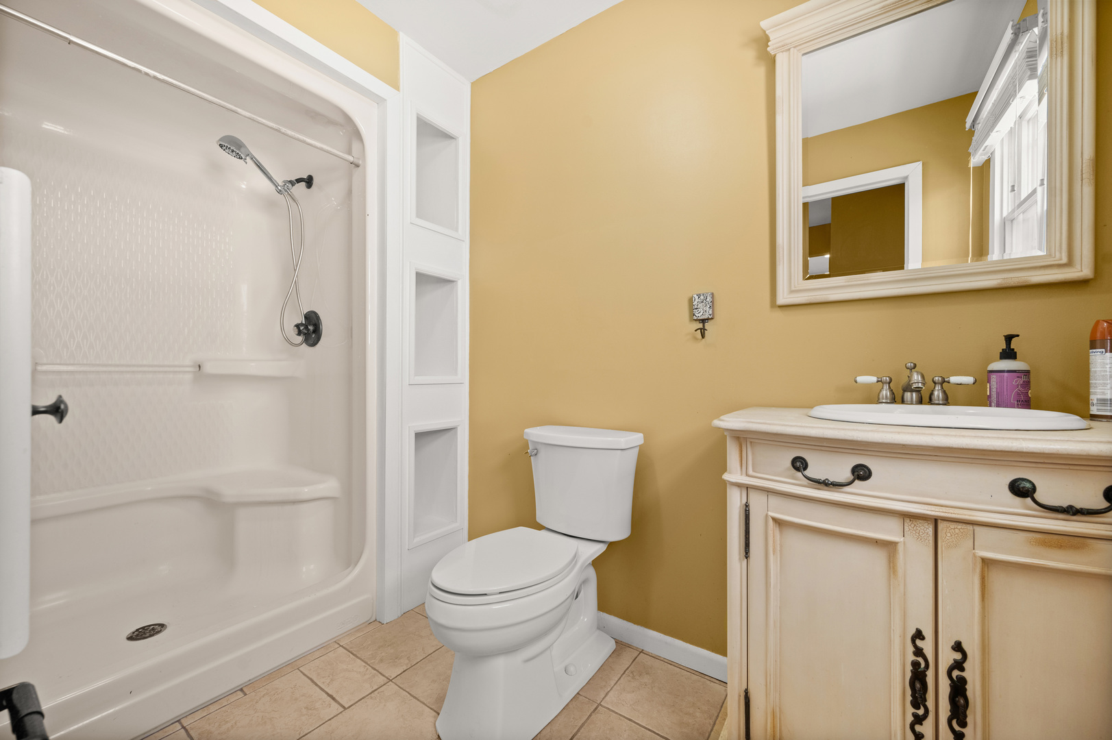 29290 Glidden Road Kingston, IL 60145 - Photo 18 of 38 a bathroom with a sink a toilet and shower