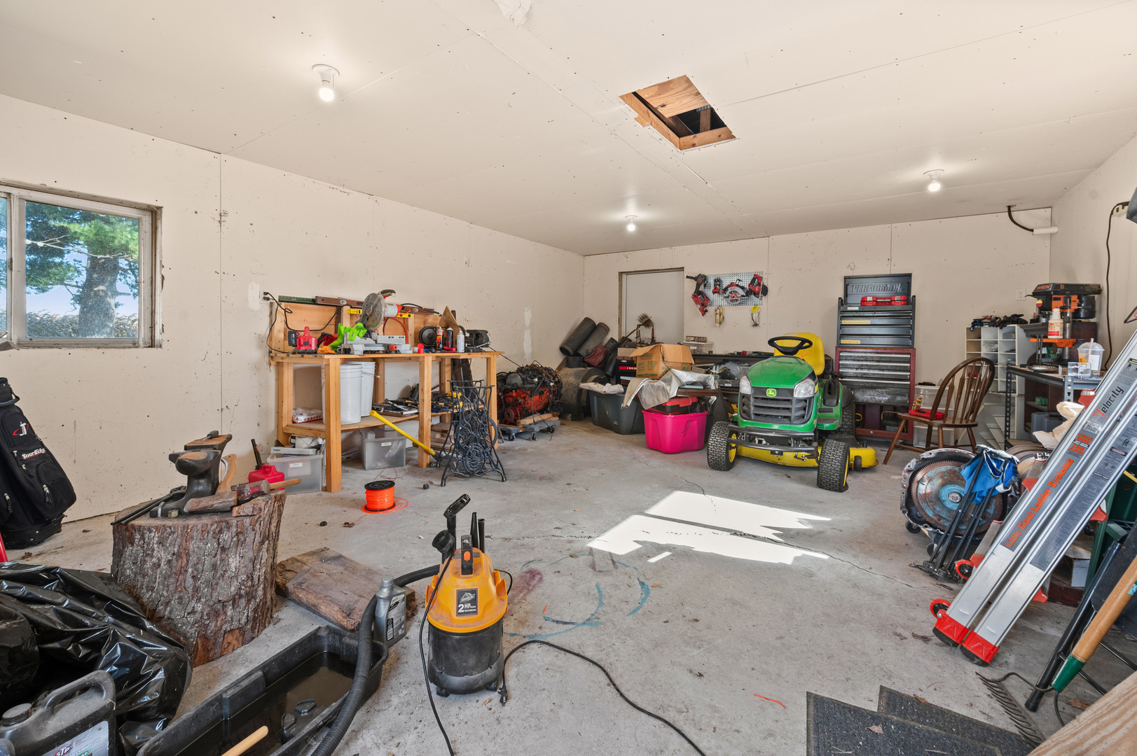 29290 Glidden Road Kingston, IL 60145 - Photo 28 of 38 a room with furniture and gym equipment