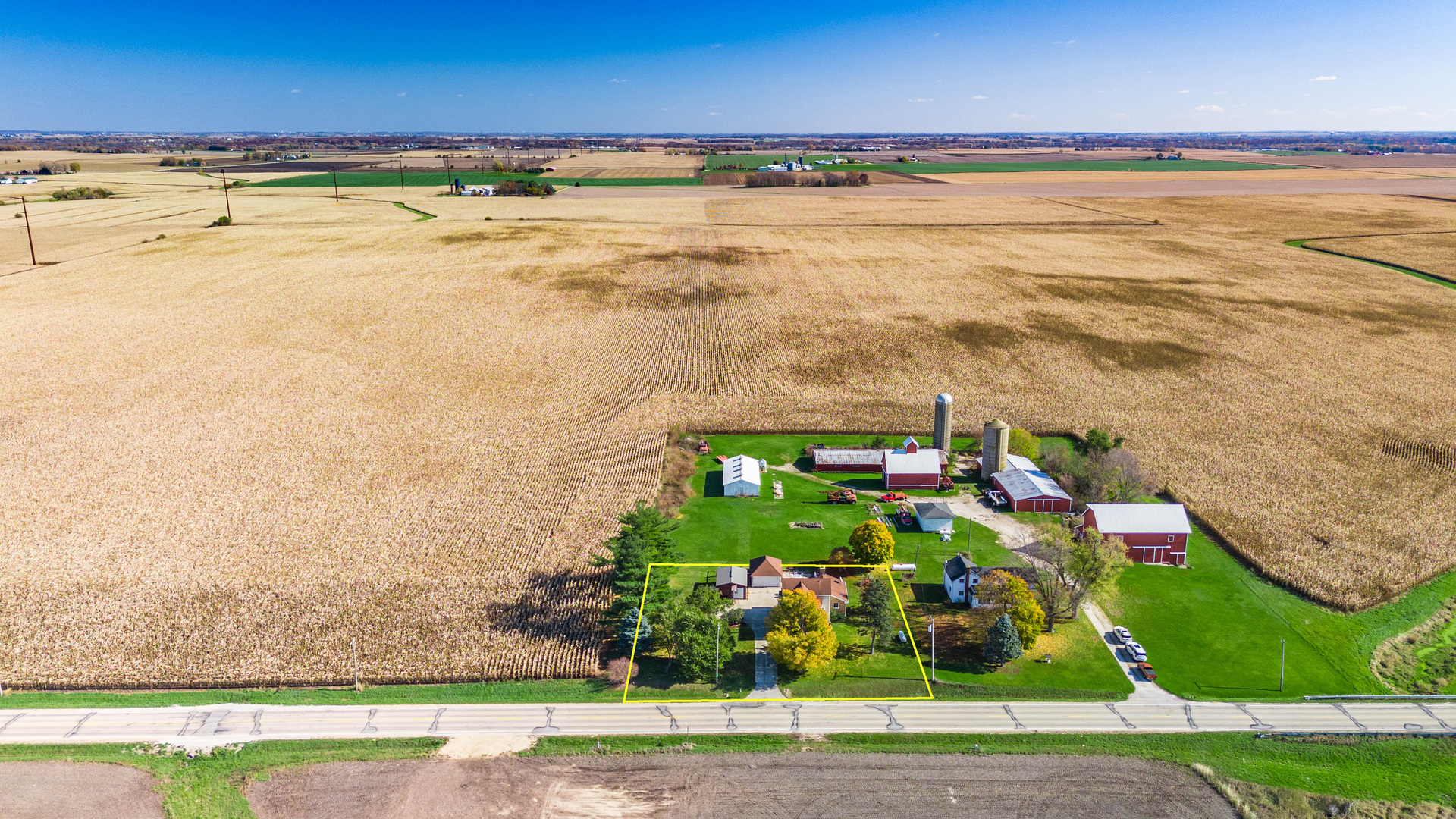 29290 Glidden Road Kingston, IL 60145 - Photo 32 of 38 a view of beach and ocean