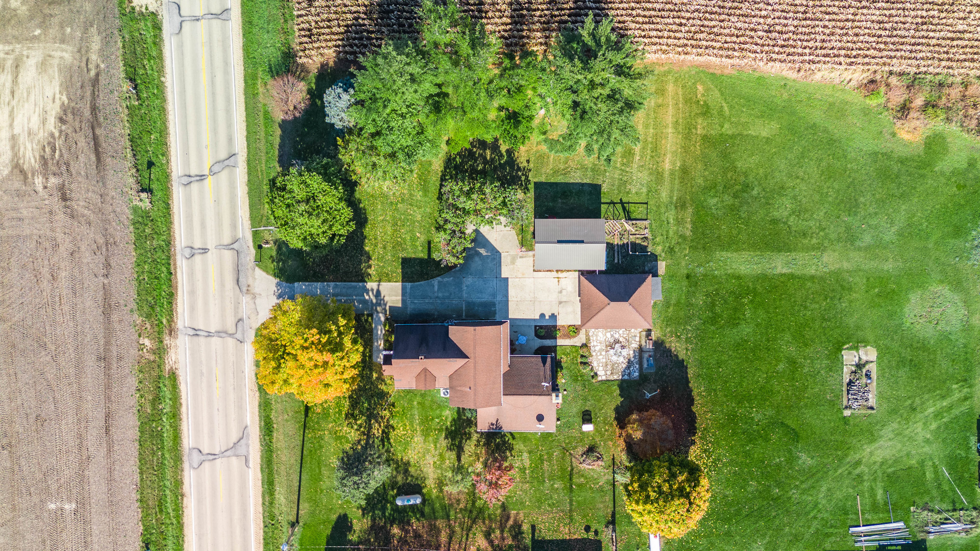 29290 Glidden Road Kingston, IL 60145 - Photo 34 of 38 a garden view with a seating space