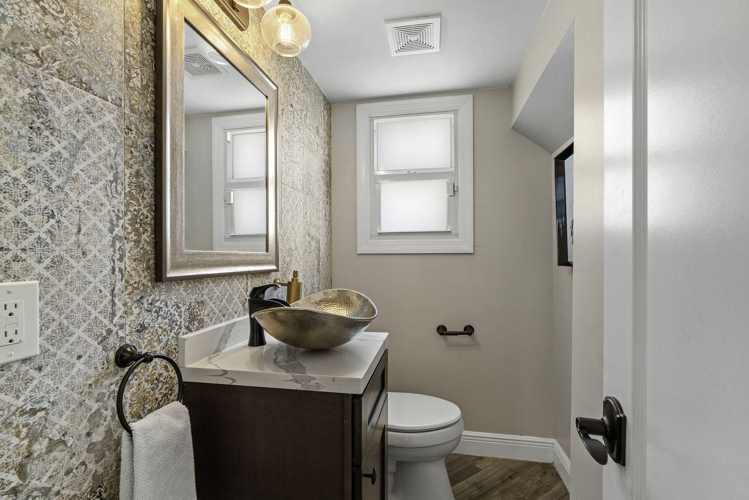 502 38th Street West Palm Beach, FL 33407 - Photo 18 of 30 Powder room.
