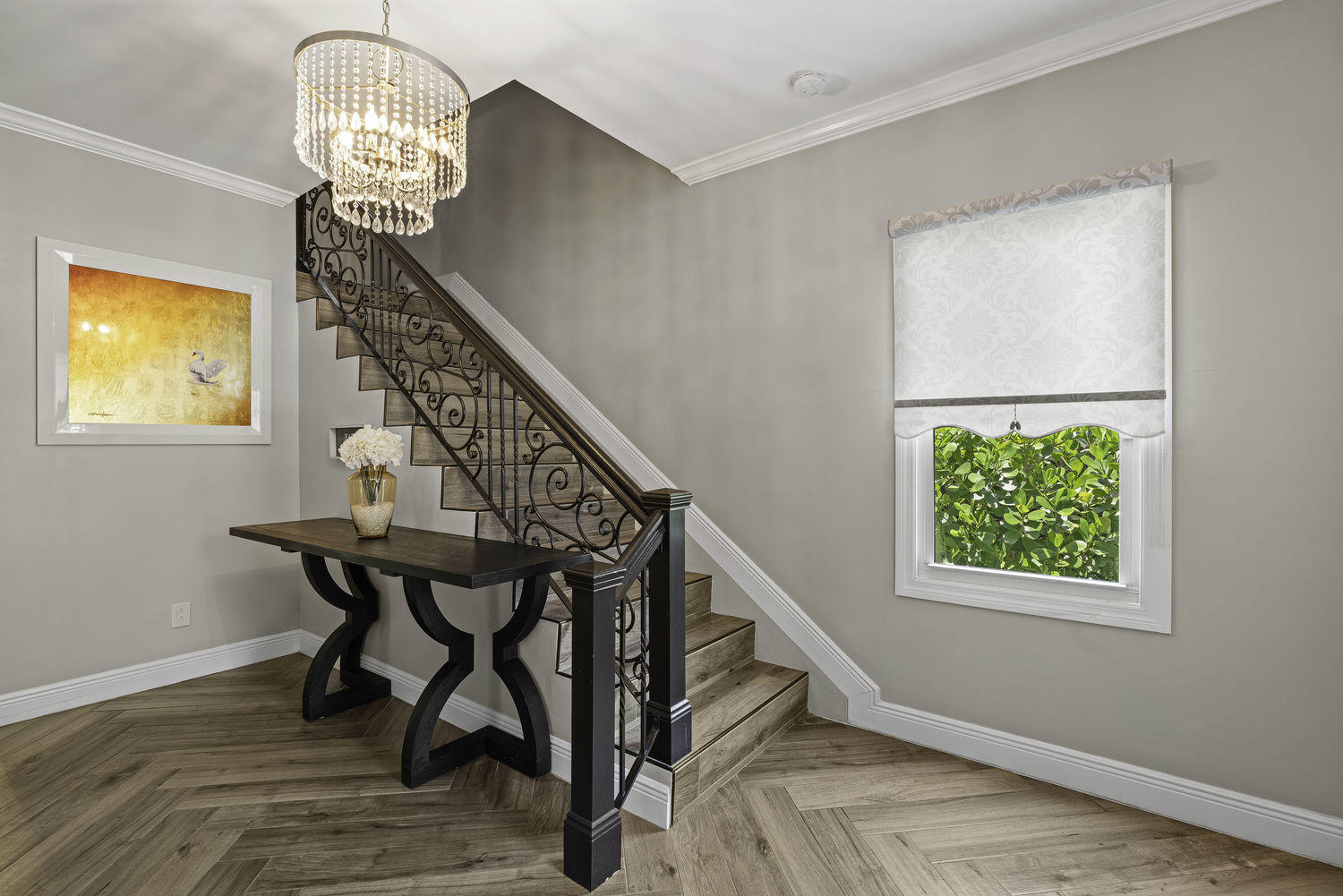 502 38th Street West Palm Beach, FL 33407 - Photo 5 of 30 Foyer entry.