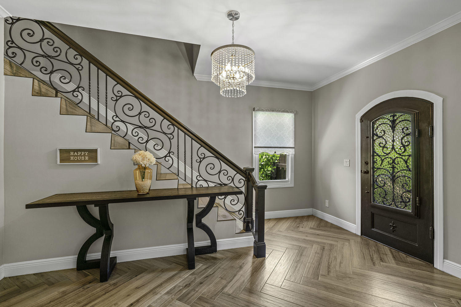 502 38th Street West Palm Beach, FL 33407 - Photo 6 of 30 Foyer entry.