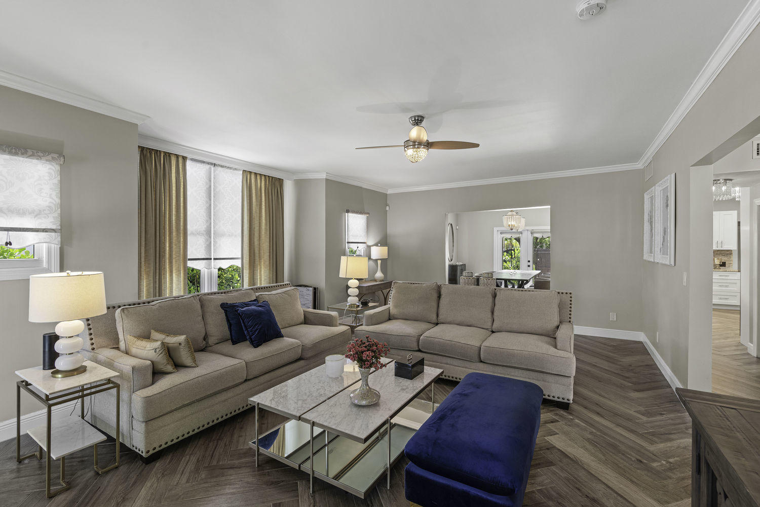 502 38th Street West Palm Beach, FL 33407 - Photo 9 of 30 Living room.