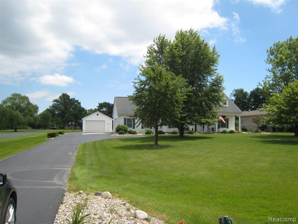 20559 Meridian Road Grosse Ile, MI 48138 - Photo 4 of 17 Set Back from Road
