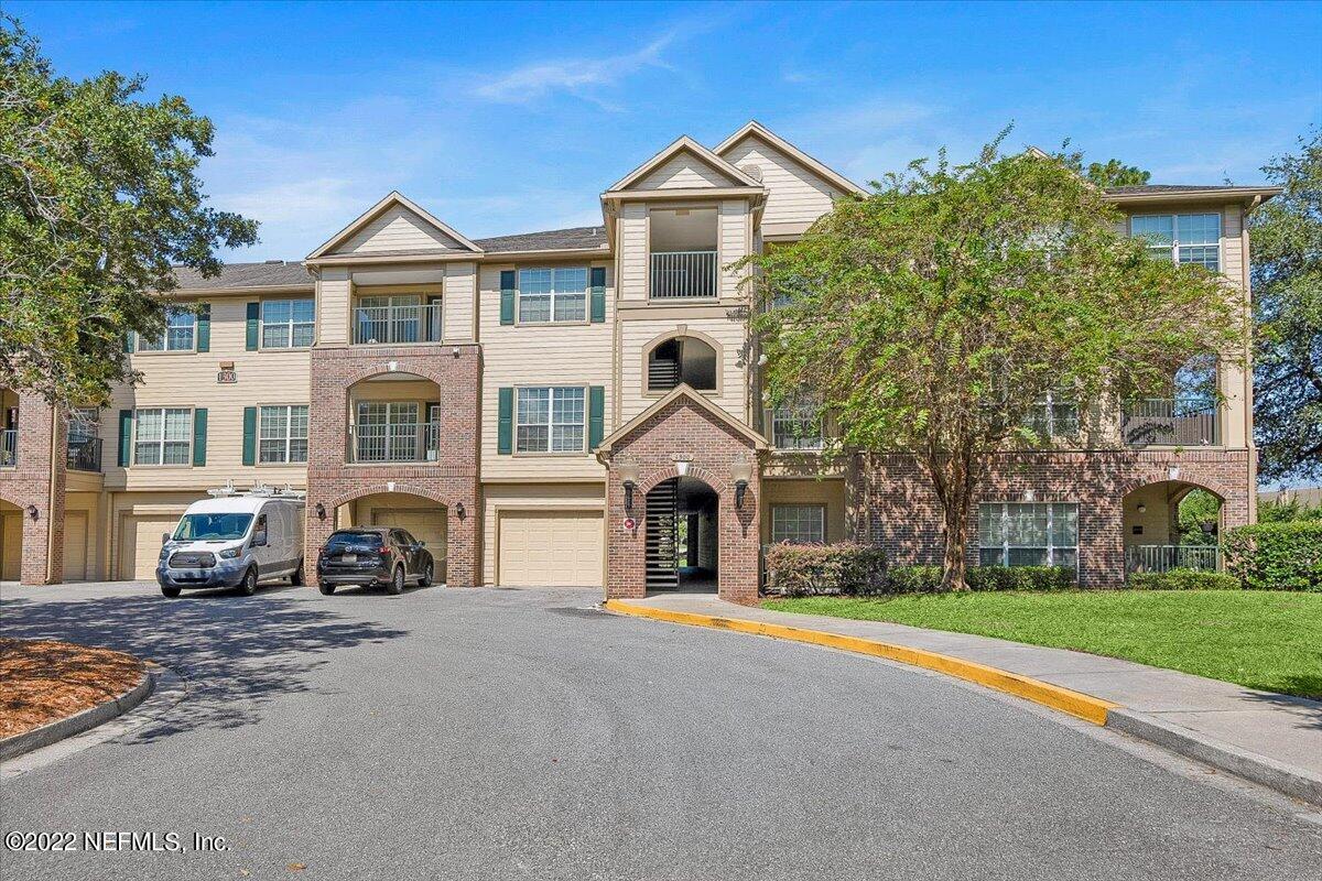 7800 Point Meadows Drive, Unit 1336 Jacksonville, FL 32256 - Photo 1 of 20 Building 1300