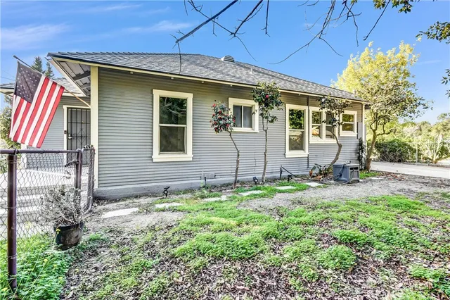 $4,500 | 109 North Lima Street, Sierra Madre, CA 91024