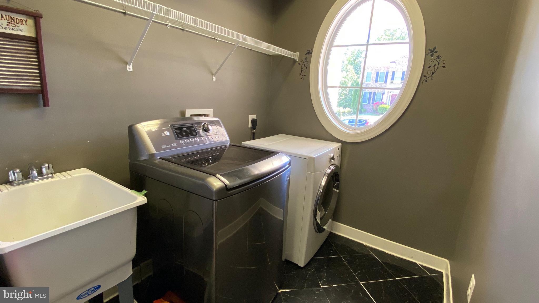 3325 Dondis Creek Drive Triangle, VA 22172 - Photo 9 of 29