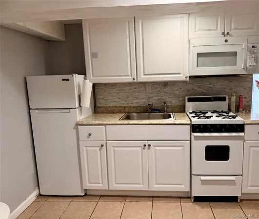 $1,700 | 249-48 148th Avenue | Rosedale