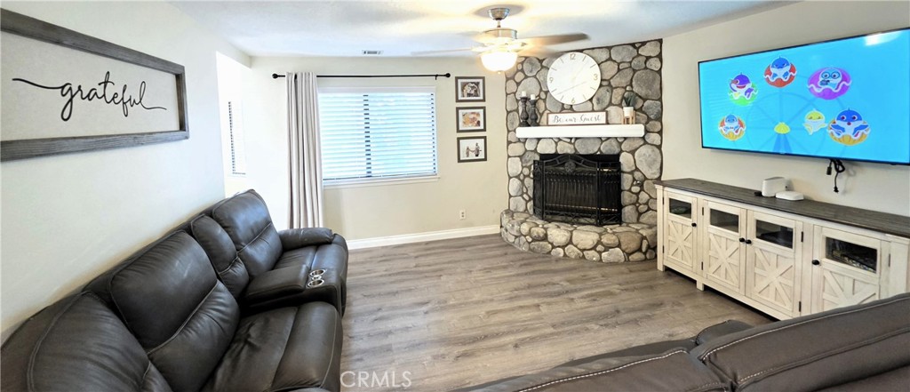 13930 Crow Road Apple Valley, CA 92307 - Photo 6 of 23