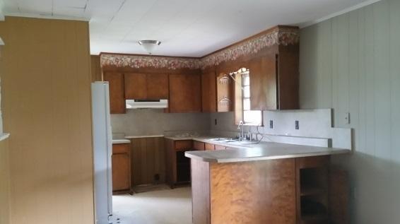 1019 Walton Road DeFuniak Springs, FL 32433 - Photo 4 of 9 Kitchen